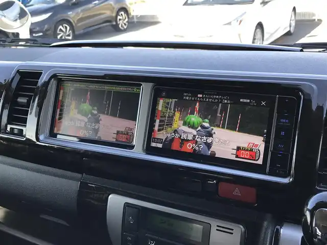 トヨタ ハイエース GL ロング 鳥取県 2020(令2)年 2.3万km ホワイトパールクリスタルシャイン 社外ナビ/フルセグ/CD/DVD/BT/社外10インチフリップダウンモニター/社外モニター・ETC/バックカメラ/フロントアンダースポイラー/FLEXフロアマット/FLEXレザー調シートカバー/FLEX17インチアルミホイール/トヨタセーフティセンス/片側パワースライドドア/社外足回り・ローダウン/社外ステアリング/社外テールランプ/LEDヘットライト/フォグライト/プッシュエンジンスタート/スマートキー/純正テールランプ/ハンドル積込