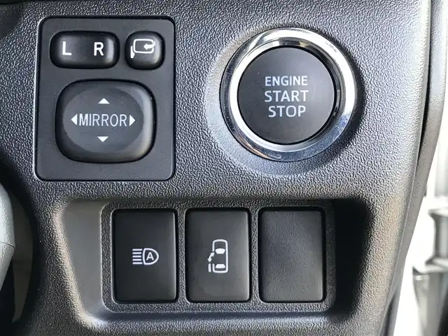 トヨタ ハイエース GL ロング 鳥取県 2020(令2)年 2.3万km ホワイトパールクリスタルシャイン 社外ナビ/フルセグ/CD/DVD/BT/社外10インチフリップダウンモニター/社外モニター・ETC/バックカメラ/フロントアンダースポイラー/FLEXフロアマット/FLEXレザー調シートカバー/FLEX17インチアルミホイール/トヨタセーフティセンス/片側パワースライドドア/社外足回り・ローダウン/社外ステアリング/社外テールランプ/LEDヘットライト/フォグライト/プッシュエンジンスタート/スマートキー/純正テールランプ/ハンドル積込