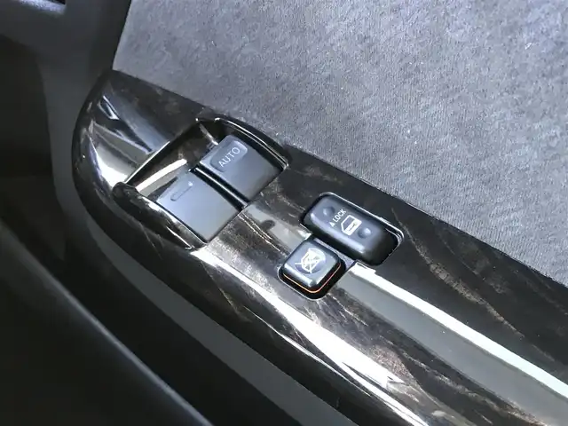 トヨタ ハイエース GL ロング 鳥取県 2020(令2)年 2.3万km ホワイトパールクリスタルシャイン 社外ナビ/フルセグ/CD/DVD/BT/社外10インチフリップダウンモニター/社外モニター・ETC/バックカメラ/フロントアンダースポイラー/FLEXフロアマット/FLEXレザー調シートカバー/FLEX17インチアルミホイール/トヨタセーフティセンス/片側パワースライドドア/社外足回り・ローダウン/社外ステアリング/社外テールランプ/LEDヘットライト/フォグライト/プッシュエンジンスタート/スマートキー/純正テールランプ/ハンドル積込