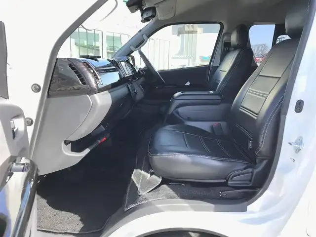 トヨタ ハイエース GL ロング 鳥取県 2020(令2)年 2.3万km ホワイトパールクリスタルシャイン 社外ナビ/フルセグ/CD/DVD/BT/社外10インチフリップダウンモニター/社外モニター・ETC/バックカメラ/フロントアンダースポイラー/FLEXフロアマット/FLEXレザー調シートカバー/FLEX17インチアルミホイール/トヨタセーフティセンス/片側パワースライドドア/社外足回り・ローダウン/社外ステアリング/社外テールランプ/LEDヘットライト/フォグライト/プッシュエンジンスタート/スマートキー/純正テールランプ/ハンドル積込