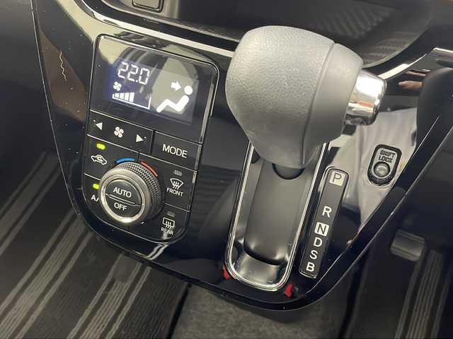 ダイハツ キャスト スタイル GプライムコレSAⅢ 岐阜県 2020(令2)年 3.1万km パールホワイトⅢ スマートアシストIII/・衝突回避支援ブレーキ機能/・衝突警報機能/・誤発進抑制機能(前方＋後方)/・車線逸脱警報機能/・先行車発進お知らせ機能/・オートハイビーム/純正８型ナビ/Bluetooth/フルセグTV/CD/DVD/USB/SD/バックカメラ/ドライブレコーダー/オートリトラミラー/ヘッドライトレベライザー/レザー調シート/シートヒーター（運転席/助手席）/スマートキー/プッシュスタート/純正アルミホイール/純正フロアマット/純正ドアバイザー/ステアリングスイッチ/ET