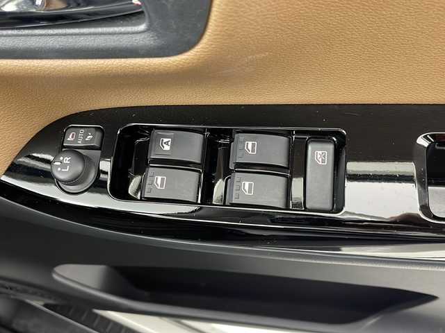 ダイハツ キャスト スタイル GプライムコレSAⅢ 岐阜県 2020(令2)年 3.1万km パールホワイトⅢ スマートアシストIII/・衝突回避支援ブレーキ機能/・衝突警報機能/・誤発進抑制機能(前方＋後方)/・車線逸脱警報機能/・先行車発進お知らせ機能/・オートハイビーム/純正８型ナビ/Bluetooth/フルセグTV/CD/DVD/USB/SD/バックカメラ/ドライブレコーダー/オートリトラミラー/ヘッドライトレベライザー/レザー調シート/シートヒーター（運転席/助手席）/スマートキー/プッシュスタート/純正アルミホイール/純正フロアマット/純正ドアバイザー/ステアリングスイッチ/ET