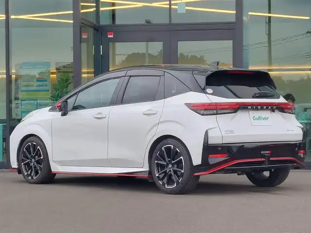 日産 オーラ ニスモ 埼玉県 2022(令4)年 1.1万km ピュアホワイトパール / スーパーブラック 2トーン プロパイロット/純正9インチナビ /　　BT/フルセグTV/USB/HDMI/全方位カメラ/インテリジェント クルーズコントロール/シートヒーター/LEDオートライト/純正17インチアルミホイール/ステアリングヒーター/ハンドル支援/デジタルインナーミラー/置くだけ充電/ドライブレコーダー/電子パーキング/オートホールド/プッシュスタート/スペアキー/ETC2.0/禁煙車