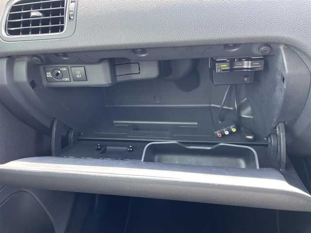 フォルクスワーゲン ポロ TSIハイライン 福岡県 2017(平29)年 3.8万km 赤 横滑り防止/SDナビ(BT、フルセグTV、バックカメラ、CD)/ETC/LEDオートライト/スマートキー/ベンチシート/純正フロアマット