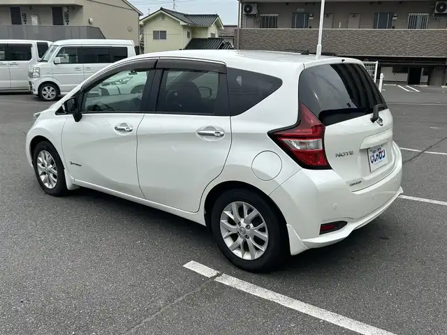 日産 ノート e－パワー メダリスト 岡山県 2017(平29)年 11.3万km ブリリアントホワイトパール (株)IDOMが運営する【じしゃロン岡山店】の自社ローン専用車両になります。こちらは現金またはオートローンご利用時の価格です。自社ローンご希望の方は別途その旨お申付け下さい/・純正ナビゲーション/・全方位カメラ/・デジタルインナーミラー/・衝突軽減ブレーキ/・ＥＴＣ