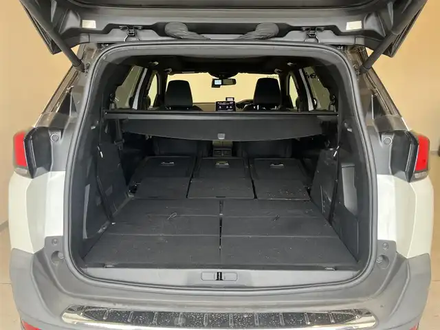 プジョー ５００８ GTライン ブルーHDi 岐阜県 2020(令2)年 4.8万km パール パノラミックサンルーフ/アクティブクルーズコントロール/レーンキープアシスト/アクティブセーフティブレーキ/アクティブブラインドスポットモニターシステム/アドバンスドグリップコントロール/フロント、バックソナー/アクティブセーフティブレーキ/フルLEDヘッドライト/インテリジェントハイビーム/ハンズフリー電動テールゲート/純正ナビ/フルセグTV/Bluetooth/バックカメラ/置くだけ充電