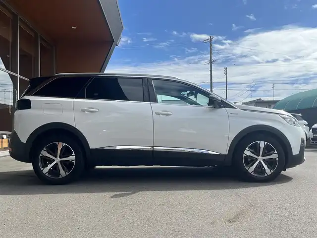 プジョー ５００８ GTライン ブルーHDi 岐阜県 2020(令2)年 4.8万km パール パノラミックサンルーフ/アクティブクルーズコントロール/レーンキープアシスト/アクティブセーフティブレーキ/アクティブブラインドスポットモニターシステム/アドバンスドグリップコントロール/フロント、バックソナー/アクティブセーフティブレーキ/フルLEDヘッドライト/インテリジェントハイビーム/ハンズフリー電動テールゲート/純正ナビ/フルセグTV/Bluetooth/バックカメラ/置くだけ充電