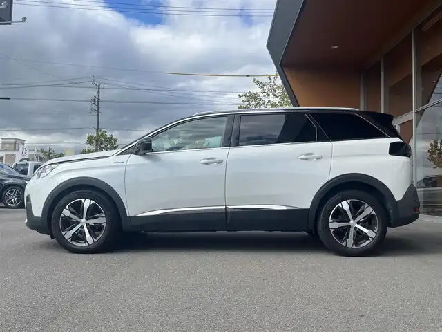 プジョー ５００８ GTライン ブルーHDi 岐阜県 2020(令2)年 4.8万km パール パノラミックサンルーフ/アクティブクルーズコントロール/レーンキープアシスト/アクティブセーフティブレーキ/アクティブブラインドスポットモニターシステム/アドバンスドグリップコントロール/フロント、バックソナー/アクティブセーフティブレーキ/フルLEDヘッドライト/インテリジェントハイビーム/ハンズフリー電動テールゲート/純正ナビ/フルセグTV/Bluetooth/バックカメラ/置くだけ充電