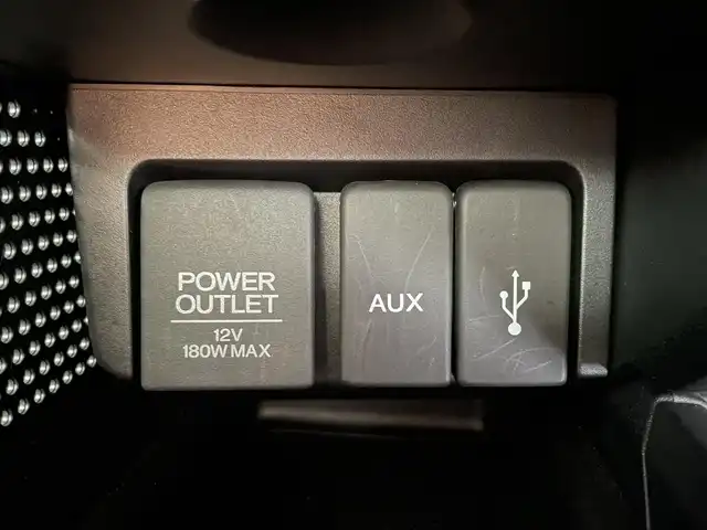 ホンダ Ｓ６６０ α 鹿児島県 2015(平27)年 3.7万km プレミアムスターホワイトP クルーズコントロール(追従走行なし)/衝突被害軽減システム/ETC/LEDヘッドライト/オートライト/純正フロアマット/純正アルミホイール/ハーフレザーシート/プッシュスタート/SPORTスイッチ/本革巻きステアリング/パドルシフト/AUX・USB接続/ABS/横滑り防止装置