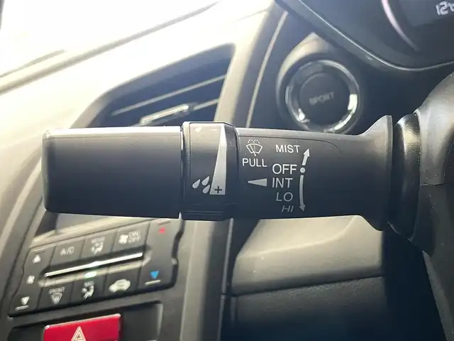 ホンダ Ｓ６６０ α 鹿児島県 2015(平27)年 3.7万km プレミアムスターホワイトP クルーズコントロール(追従走行なし)/衝突被害軽減システム/ETC/LEDヘッドライト/オートライト/純正フロアマット/純正アルミホイール/ハーフレザーシート/プッシュスタート/SPORTスイッチ/本革巻きステアリング/パドルシフト/AUX・USB接続/ABS/横滑り防止装置