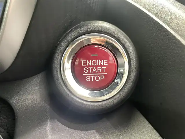 ホンダ Ｓ６６０ α 鹿児島県 2015(平27)年 3.7万km プレミアムスターホワイトP クルーズコントロール(追従走行なし)/衝突被害軽減システム/ETC/LEDヘッドライト/オートライト/純正フロアマット/純正アルミホイール/ハーフレザーシート/プッシュスタート/SPORTスイッチ/本革巻きステアリング/パドルシフト/AUX・USB接続/ABS/横滑り防止装置