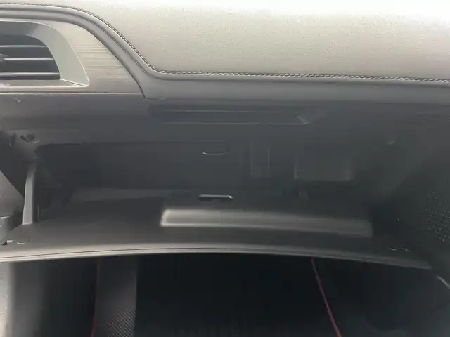 ホンダ Ｓ６６０ α 鹿児島県 2015(平27)年 3.7万km プレミアムスターホワイトP クルーズコントロール(追従走行なし)/衝突被害軽減システム/ETC/LEDヘッドライト/オートライト/純正フロアマット/純正アルミホイール/ハーフレザーシート/プッシュスタート/SPORTスイッチ/本革巻きステアリング/パドルシフト/AUX・USB接続/ABS/横滑り防止装置