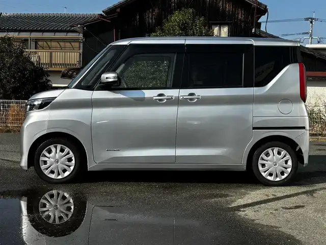 日産 ルークス X 福岡県 2021(令3)年 7.3万km スターリングシルバーM 純正ナビMJ121D-W/・フルセグTV/・FM/AM/・CD/・Bluetooth/全方位カメラ/片側パワースライドドア/リアクーラー/ETC/プッシュスタート/パーキングアシスト/スマートキー/純正フロアマット/ドアバイザー/エマージェンシーブレーキ/車線逸脱警報/ふらつき警報/フロント・リアソナー