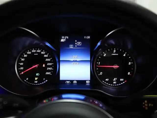 メルセデス・ベンツ ＧＬＣ２２０ d 4マチック AMGライン 静岡県 2020(令2)年 4.8万km ダイヤモンドホワイト 衝突軽減ブレーキ　/半革　/サンルーフ　/３６０°カメラ　/ＡＣＣ　/ＬＥＤ　/ＥＴＣ　/パドルシフト　/アンビエントライト　/純正１９ＡＷ　/純正ナビＴＶ　/ワイヤレス充電　/コーナーセンサー　/ルーフレール