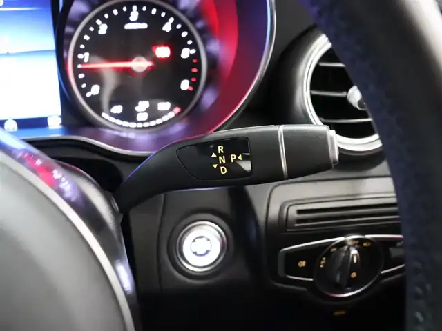 メルセデス・ベンツ ＧＬＣ２２０ d 4マチック AMGライン 静岡県 2020(令2)年 4.8万km ダイヤモンドホワイト 衝突軽減ブレーキ　/半革　/サンルーフ　/３６０°カメラ　/ＡＣＣ　/ＬＥＤ　/ＥＴＣ　/パドルシフト　/アンビエントライト　/純正１９ＡＷ　/純正ナビＴＶ　/ワイヤレス充電　/コーナーセンサー　/ルーフレール