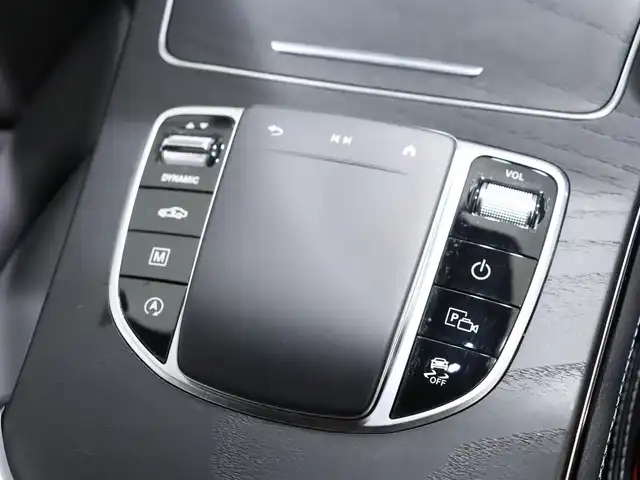 メルセデス・ベンツ ＧＬＣ２２０ d 4マチック AMGライン 静岡県 2020(令2)年 4.8万km ダイヤモンドホワイト 衝突軽減ブレーキ　/半革　/サンルーフ　/３６０°カメラ　/ＡＣＣ　/ＬＥＤ　/ＥＴＣ　/パドルシフト　/アンビエントライト　/純正１９ＡＷ　/純正ナビＴＶ　/ワイヤレス充電　/コーナーセンサー　/ルーフレール
