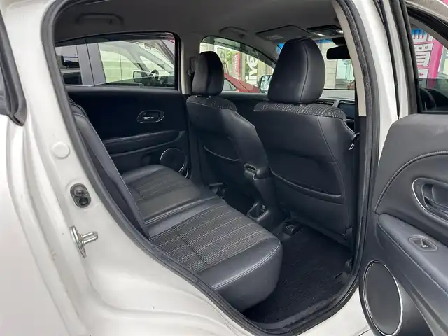 ホンダ ヴェゼル ハイブリッド Z 茨城県 2015(平27)年 16.8万km ホワイトオーキッドパール 純正ナビ/フルセグ/Bluetooth/CD/バックカメラ/ETC/純正LEDヘッドライト/クルーズコントロール/前席シートヒーター/スマートキー/プッシュスタート/社外LEDウィンカーバルブ(前後)/取扱説明書/新車時保証書