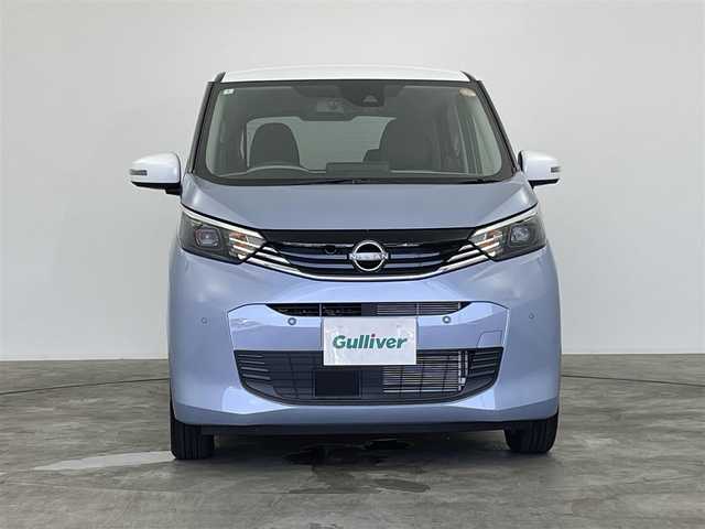 日産 デイズ X 群馬県 2024(令6)年 1.2万km ライトブルーⅡ 禁煙車　全方位カメラ　純正9型ディスプレイオーディオ　エマージェンシーブレーキ　車線逸脱警報　道路標識表示　先行車発進警報　オートハイビーム　前後クリアランスソナー　前ドライブレコーダー　ETC2.0　スペアキー　スマートキー　プッシュスタート　純正アルミホイール　LEDヘッドライト