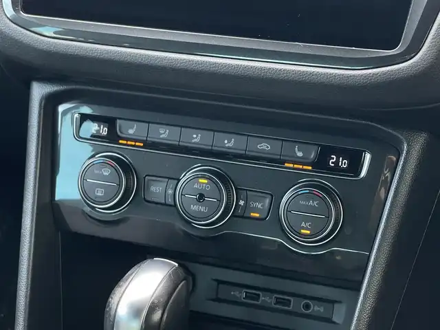 フォルクスワーゲン ティグアン TDI 4モーション Rライン ブラックスタイル 山梨県 2020(令2)年 3.2万km オリックスホワイトマザーオブパールエフェクト