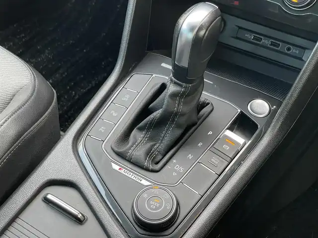 フォルクスワーゲン ティグアン TDI 4モーション Rライン ブラックスタイル 山梨県 2020(令2)年 3.2万km オリックスホワイトマザーオブパールエフェクト