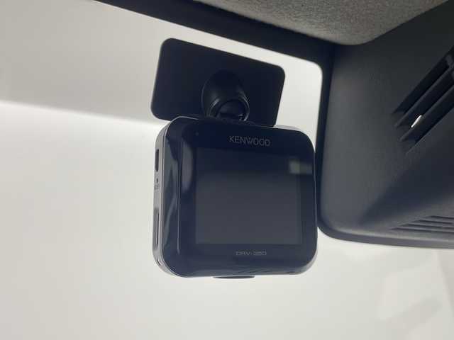 スズキ ジムニー XC 熊本県 2022(令4)年 6.2万km ミディアムグレー 純正SDナビ　/・フルセグTV/CD/DVD/SD/Bluetooth　/・バックカメラ　/スズキセーフティサポート　/・衝突軽減ブレーキ　/・車線逸脱警報　/クルーズコントロール　/ステアリングリモコン　/ビルトインETC　/D/Nシートヒーター　/アイドリングストップ　/オートライト　/LEDヘッドライト　/フォグランプ　/プッシュスタート　/スマートキー　/スペアキー　/純正フロアマット　/純正ドアバイザー　/純正アルミホイール　/社外コンソール　/ミラーヒーター　