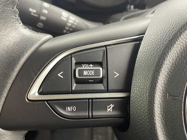 スズキ ジムニー XC 熊本県 2022(令4)年 6.2万km ミディアムグレー 純正SDナビ　/・フルセグTV/CD/DVD/SD/Bluetooth　/・バックカメラ　/スズキセーフティサポート　/・衝突軽減ブレーキ　/・車線逸脱警報　/クルーズコントロール　/ステアリングリモコン　/ビルトインETC　/D/Nシートヒーター　/アイドリングストップ　/オートライト　/LEDヘッドライト　/フォグランプ　/プッシュスタート　/スマートキー　/スペアキー　/純正フロアマット　/純正ドアバイザー　/純正アルミホイール　/社外コンソール　/ミラーヒーター　