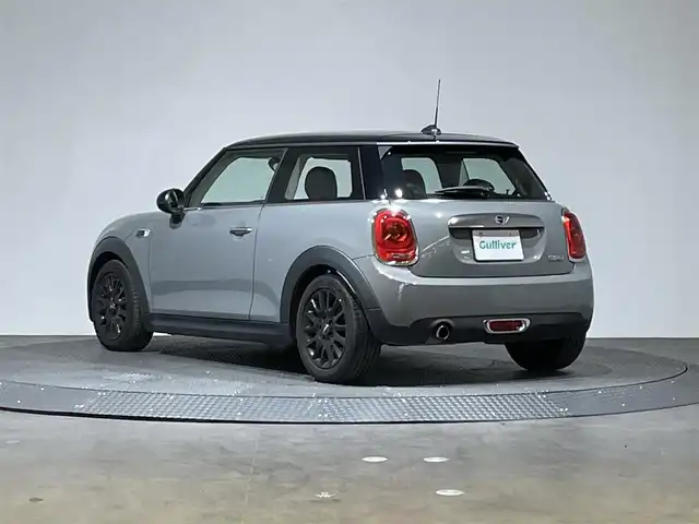 ＭＩＮＩ ミニ クーパー 愛媛県 2015(平27)年 4万km 黒／グレー 純正ＨＤＤナビ/（ラジオ／ＢＴ）　/ＥＴＣ　/革調シートカバー　/純正アルミ/スペアキー　/プッシュスタート　/オートライト　/純正マット