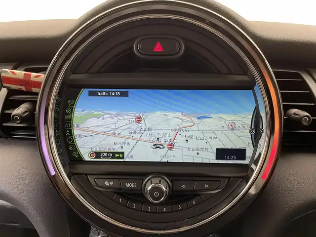 ＭＩＮＩ ミニ クーパー 愛媛県 2015(平27)年 4万km 黒／グレー 純正ＨＤＤナビ/（ラジオ／ＢＴ）　/ＥＴＣ　/革調シートカバー　/純正アルミ/スペアキー　/プッシュスタート　/オートライト　/純正マット