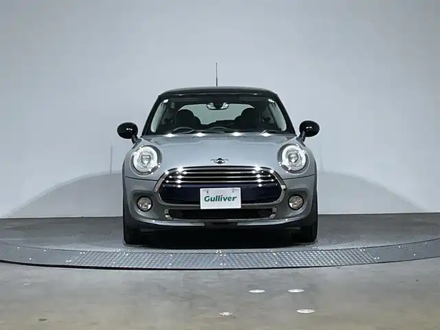 ＭＩＮＩ ミニ クーパー 愛媛県 2015(平27)年 4万km 黒／グレー 純正ＨＤＤナビ/（ラジオ／ＢＴ）　/ＥＴＣ　/革調シートカバー　/純正アルミ/スペアキー　/プッシュスタート　/オートライト　/純正マット