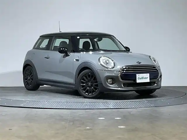 ＭＩＮＩ ミニ クーパー 愛媛県 2015(平27)年 4万km 黒／グレー 純正ＨＤＤナビ/（ラジオ／ＢＴ）　/ＥＴＣ　/革調シートカバー　/純正アルミ/スペアキー　/プッシュスタート　/オートライト　/純正マット