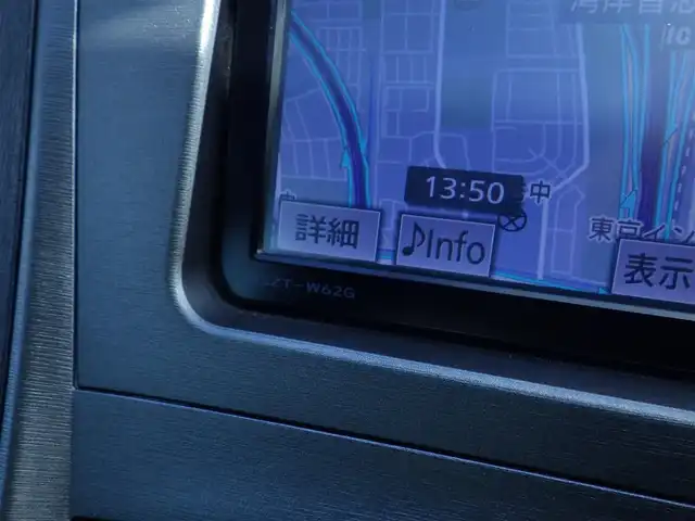 トヨタ プリウス S 千葉県 2013(平25)年 5万km フロスティーグリーンマイカ 純正SDナビ/地デジTV/【DVD/CD再生機能　Bluetooth接続】/バックカメラ/ステアリングスイッチ/HIDヘッドライト/ウインカーミラー/クリアランスソナー/純正15インチアルミホイル/スマートキー