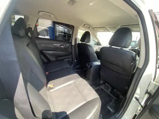 日産 エクストレイル 20X 兵庫県 2014(平26)年 10.9万km ブリリアントホワイトパール (株)IDOMが運営する【じしゃロン神戸名谷店】の自社ローン専用車両になりますこちらは現金またはオートローンご利用時の価格です。自社ローンご希望の方は別途その旨お申付け下さい。/純正ナビ/CD/DVD/Bluetooth/AUX/TV/バックカメラ/オートライト/ダウンヒルアシストコントロール/ステアリングスイッチ/電動格納ミラー/ETC/シートヒーター/カプロンシート/フォグランプ/純正アルミホイール/純正フロアマット/横滑り防止機能