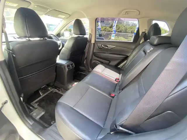 日産 エクストレイル 20X 兵庫県 2014(平26)年 10.9万km ブリリアントホワイトパール (株)IDOMが運営する【じしゃロン神戸名谷店】の自社ローン専用車両になりますこちらは現金またはオートローンご利用時の価格です。自社ローンご希望の方は別途その旨お申付け下さい。/純正ナビ/CD/DVD/Bluetooth/AUX/TV/バックカメラ/オートライト/ダウンヒルアシストコントロール/ステアリングスイッチ/電動格納ミラー/ETC/シートヒーター/カプロンシート/フォグランプ/純正アルミホイール/純正フロアマット/横滑り防止機能