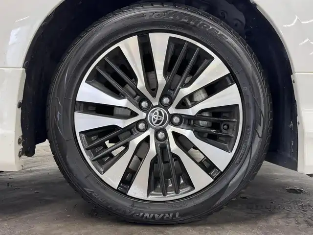 トヨタ アルファード S Cパッケージ 三重県 2020(令2)年 6.3万km ホワイトパールクリスタルシャイン ガソリン/FF/MTモード付インパネCVT/純正 9インチディスプレイオーディオ/（FM/AM/CD/DVD/USB/iPod/Bluetooth/TV/Miracast）/12.1インチ 後席モニター/バックガイドモニター/モデリスタエアロ（F/S/R下）＋シグネチャーイルミ/両側パワースライドドア/ドライブレコーダー 前後/ETC/Toyota Safety Sense/・プリクラッシュセーフティ/・レーントレーシングアシスト/・【OP】ブラインドスポットモニター&リヤクロストラフィックアラート/・クリアランスソナー/・パーキングサポートブレーキ/・アダプティブハイビームシステム/・レーダークルコン/・ロードサインアシスト/・【OP】ITS Connect/など/装備/・【OP】ツインムーンルーフ/・【OP】デジタルインナーミラー/・合皮シート/・パワーシート（D/N）/・エグゼクティブパワーシート（電動リクライニング＆オットマン（N/2nd））/・パワーバックドア/・シートヒーター、ベンチレーション（D/N）/・ステアリングヒーター/・AC100Vコンセント/・3眼フルLEDヘッドランプ＋フロントフォグランプ/・左右後席独立オートエアコン/など
