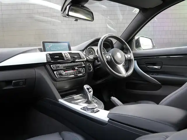 ＢＭＷ ４３５ｉ グランクーペ Mスポーツ 静岡県 2014(平26)年 5.3万km アルピンホワイトⅢ インテリジェントセーフティ/衝突軽減ブレーキ車線逸脱警告/アクティブクルーズコントロール/ヘッドアップディスプレイ/ブラックレザーシートシートヒーター/IDriveHDDナビフルセグTVBluetooth/バックカメラ/LEDヘッドライト/パワーバックドア/コンフォートアクセス/ミラー一体型ETC/レインセンサー
