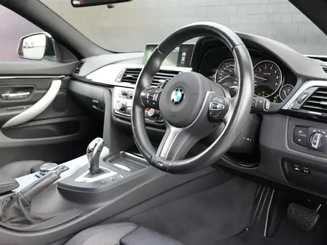 ＢＭＷ ４３５ｉ グランクーペ Mスポーツ 静岡県 2014(平26)年 5.3万km アルピンホワイトⅢ インテリジェントセーフティ/衝突軽減ブレーキ車線逸脱警告/アクティブクルーズコントロール/ヘッドアップディスプレイ/ブラックレザーシートシートヒーター/IDriveHDDナビフルセグTVBluetooth/バックカメラ/LEDヘッドライト/パワーバックドア/コンフォートアクセス/ミラー一体型ETC/レインセンサー