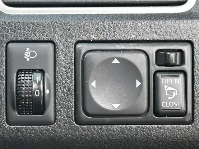日産 セレナ ハイウェイスター Vセレクション 福島県 2012(平24)年 7.3万km ブリリアントホワイトパール 社外メモリナビ/　【フルセグ/CD/DVD/USB/AUX】/バックカメラ/クルーズコントロール/ＥＴＣ/社外１５inアルミホイール/両側パワースライドドア/後席モニター/ハロゲンライト（AUTO機能付き）/フォグランプ/ヘッドライトレベライザー/ウィンカーミラー/電動格納ミラー/スマートキー/プッシュスタート/横滑り防止装置/ＡＢＳ/ドアバイザー/純正フロアマット