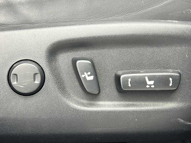 レクサス ＮＸ 300h Fスポーツ 岐阜県 2018(平30)年 2.3万km ホワイトノーヴァガラスフレーク 登録時走行距離22234km/純正ナビ【CD/DVD/Bluetooth】/フルセグテレビ/バックカメラ/衝突軽減ブレーキ/レーダークルーズコントロール/ブラインドスポットモニター/レーンキープアシスト/前席パワーシート【シートヒーター/エアシート】/赤革シート/三眼LEDヘッドライト/革巻きステアリング/ETC2.0/純正18インチアルミ