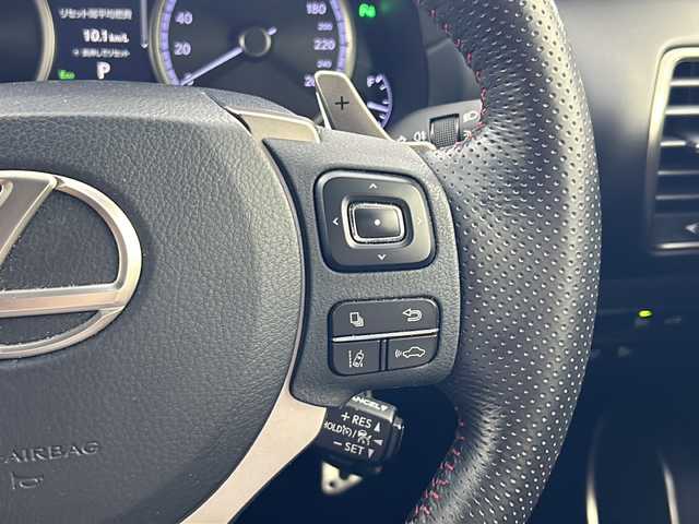 レクサス ＮＸ 300h Fスポーツ 岐阜県 2018(平30)年 2.3万km ホワイトノーヴァガラスフレーク 登録時走行距離22234km/純正ナビ【CD/DVD/Bluetooth】/フルセグテレビ/バックカメラ/衝突軽減ブレーキ/レーダークルーズコントロール/ブラインドスポットモニター/レーンキープアシスト/前席パワーシート【シートヒーター/エアシート】/赤革シート/三眼LEDヘッドライト/革巻きステアリング/ETC2.0/純正18インチアルミ
