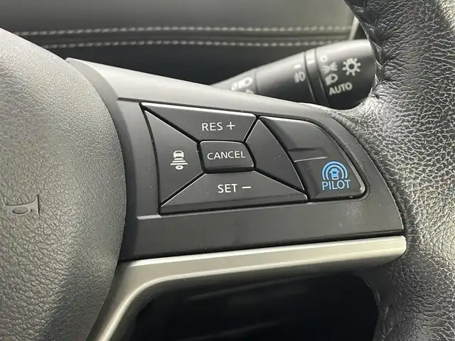 日産 セレナ ハイウェイスター Vセレクション 埼玉県 2018(平30)年 6.5万km ブリリアントホワイトパール アルパイン９型ナビ　アルパイン１０．１型後席モニター　アラウンドビューモニター　Ｂｌｕｅｔｏｏｔｈ　　プロパイロット　デジタルインナーミラー　両側パワースライドドア　オートハイビーム　　ＥＴＣ