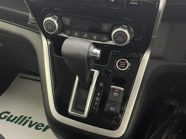 日産 セレナ ハイウェイスター Vセレクション 埼玉県 2018(平30)年 6.5万km ブリリアントホワイトパール アルパイン９型ナビ　アルパイン１０．１型後席モニター　アラウンドビューモニター　Ｂｌｕｅｔｏｏｔｈ　　プロパイロット　デジタルインナーミラー　両側パワースライドドア　オートハイビーム　　ＥＴＣ