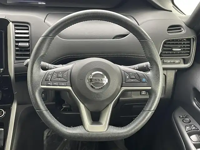 日産 セレナ ハイウェイスター Vセレクション 埼玉県 2018(平30)年 6.5万km ブリリアントホワイトパール アルパイン９型ナビ　アルパイン１０．１型後席モニター　アラウンドビューモニター　Ｂｌｕｅｔｏｏｔｈ　　プロパイロット　デジタルインナーミラー　両側パワースライドドア　オートハイビーム　　ＥＴＣ