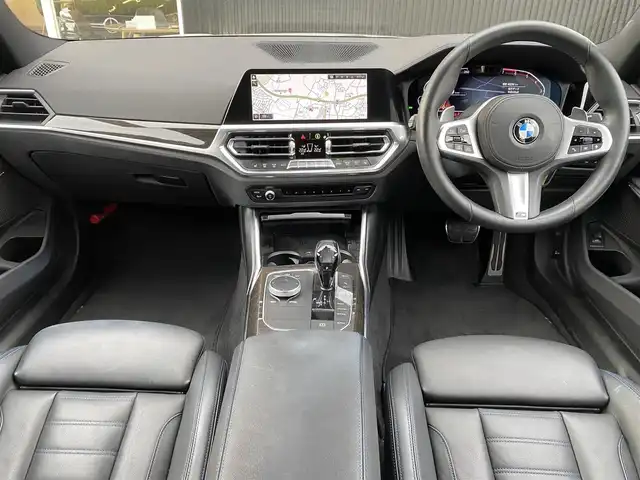 ＢＭＷ ３２０ｉ Mスポーツ 福岡県 2019(令1)年 4.1万km アルピンホワイトⅢ デビューＰＫＧ　/インテリセーフ　/サンルーフ　/ナビ　/ｃａｒｐｌａｙ　/ＡＣＣ　/ＢＳＭ　/ステアリングサポート　/車線逸脱警告/前後ＰＤＣ　/パーキングアシスト　/ワイヤレス充電　/黒革シート　/シートヒーター　/パワーシート/パワートランク　/LED/オートハイビーム/前後ドラレコ/ETC/純正19インチAW