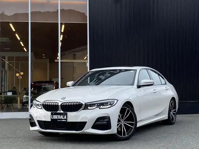 ＢＭＷ ３２０ｉ Mスポーツ 福岡県 2019(令1)年 4.1万km アルピンホワイトⅢ デビューＰＫＧ　/インテリセーフ　/サンルーフ　/ナビ　/ｃａｒｐｌａｙ　/ＡＣＣ　/ＢＳＭ　/ステアリングサポート　/車線逸脱警告/前後ＰＤＣ　/パーキングアシスト　/ワイヤレス充電　/黒革シート　/シートヒーター　/パワーシート/パワートランク　/LED/オートハイビーム/前後ドラレコ/ETC/純正19インチAW