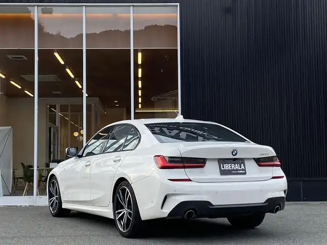 ＢＭＷ ３２０ｉ Mスポーツ 福岡県 2019(令1)年 4.1万km アルピンホワイトⅢ デビューＰＫＧ　/インテリセーフ　/サンルーフ　/ナビ　/ｃａｒｐｌａｙ　/ＡＣＣ　/ＢＳＭ　/ステアリングサポート　/車線逸脱警告/前後ＰＤＣ　/パーキングアシスト　/ワイヤレス充電　/黒革シート　/シートヒーター　/パワーシート/パワートランク　/LED/オートハイビーム/前後ドラレコ/ETC/純正19インチAW