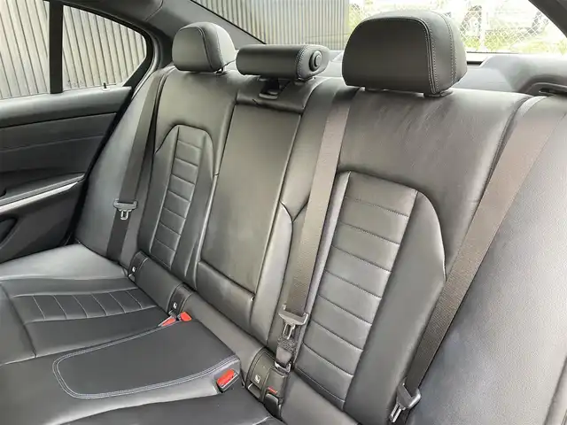 ＢＭＷ ３２０ｉ Mスポーツ 福岡県 2019(令1)年 4.1万km アルピンホワイトⅢ デビューＰＫＧ　/インテリセーフ　/サンルーフ　/ナビ　/ｃａｒｐｌａｙ　/ＡＣＣ　/ＢＳＭ　/ステアリングサポート　/車線逸脱警告/前後ＰＤＣ　/パーキングアシスト　/ワイヤレス充電　/黒革シート　/シートヒーター　/パワーシート/パワートランク　/LED/オートハイビーム/前後ドラレコ/ETC/純正19インチAW