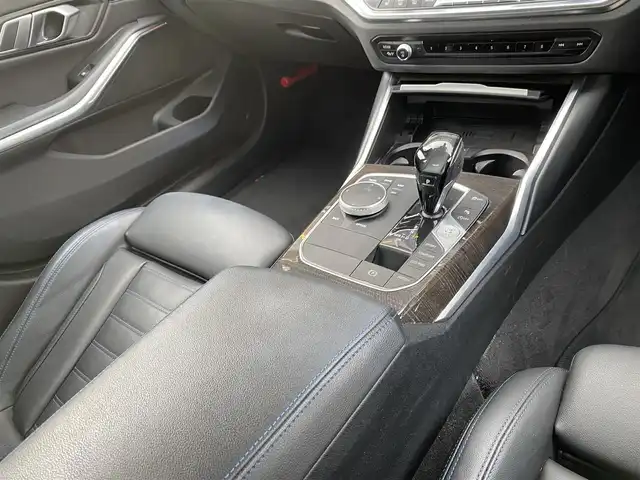 ＢＭＷ ３２０ｉ Mスポーツ 福岡県 2019(令1)年 4.1万km アルピンホワイトⅢ デビューＰＫＧ　/インテリセーフ　/サンルーフ　/ナビ　/ｃａｒｐｌａｙ　/ＡＣＣ　/ＢＳＭ　/ステアリングサポート　/車線逸脱警告/前後ＰＤＣ　/パーキングアシスト　/ワイヤレス充電　/黒革シート　/シートヒーター　/パワーシート/パワートランク　/LED/オートハイビーム/前後ドラレコ/ETC/純正19インチAW