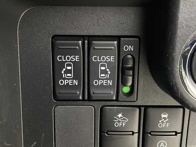 トヨタ タンク カスタムG S 埼玉県 2017(平29)年 5.4万km パールホワイトⅢ 社外ナビ/　（ＴＶ／Ｂｌｕｅｔｏｏｔｈ／ＤＶＤ／ＣＤ）　/ビルトインＥＴＣ/両側パワースライドドア　/衝突軽減ブレーキ　/クルーズコントロール　/横滑り防止措置　/純正アルミホイール/フロアマット/LEDヘッドライト/フォグランプ/ロールサンシェード/プッシュスタート/アイドリングストップ/スマートキー×２/ウインカーミラー