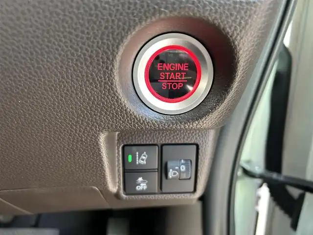 ホンダ Ｎ ＢＯＸ G 福岡県 2021(令3)年 3.4万km プラチナホワイトパール 社外SDナビ/・バックカメラ/・BT/・iPod/・AUX/クルーズコントロール/レーンキープアシスト/コーナーセンサー/社外ETC/LEDヘッドライト/オートライト/両側スライドドア/スマートキー/スペアキー/パーキングアシスト