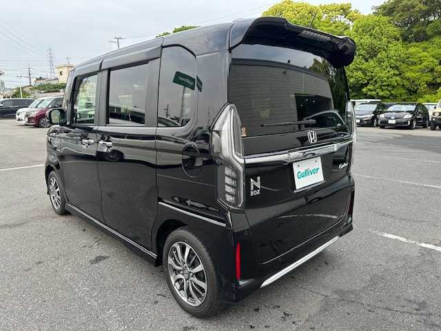 ホンダ Ｎ ＢＯＸ カスタム L 大阪府 2022(令4)年 2.6万km クリスタルブラックパール 純正ナビ(VXM-224VFi)/フルセグ/Bluetooth/DVD/CD/ホンダセンシング/両側パワースライドドア/前席シートヒーター/前後ドライブレコーダー/ビルトインETC/LEDヘッドライト/オートライト/純正アルミホイール/プッシュスタート/スマートキー
